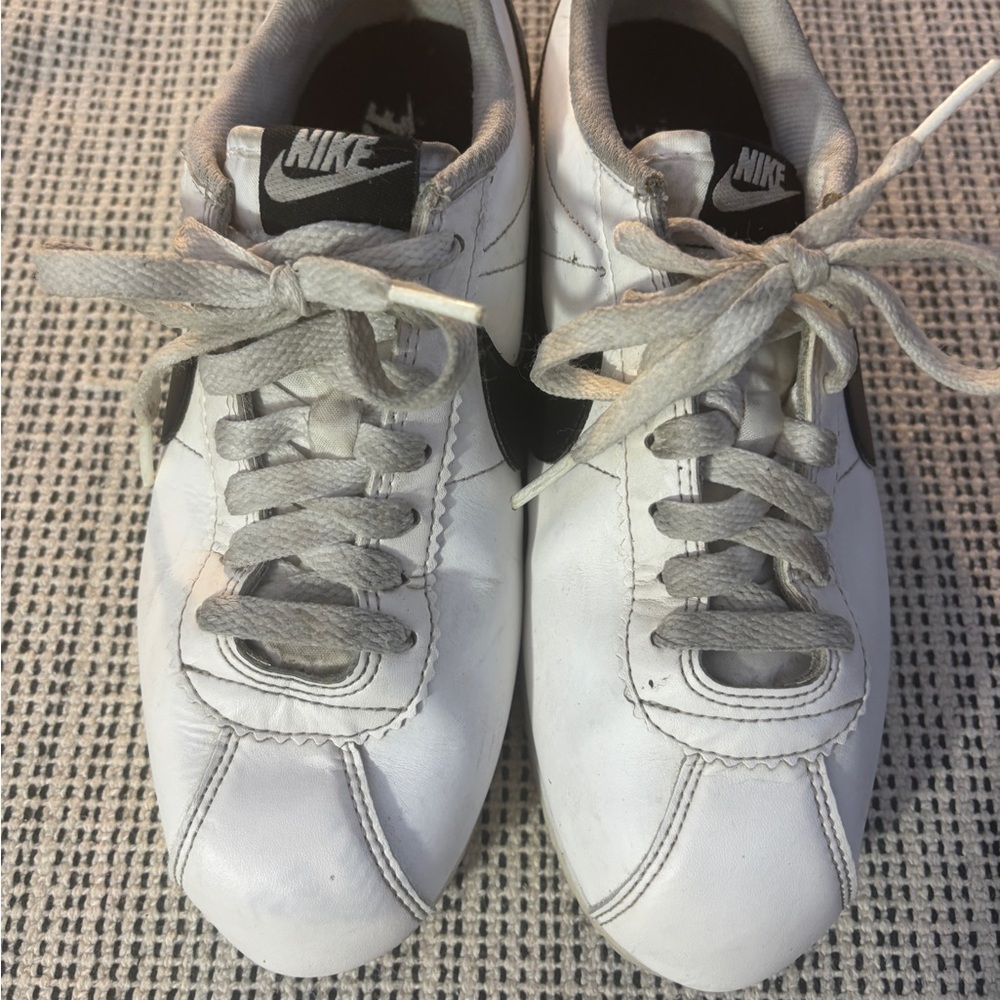 Nike Classic Cortez Leather Women's Size 7.5 White/Black 807471-101